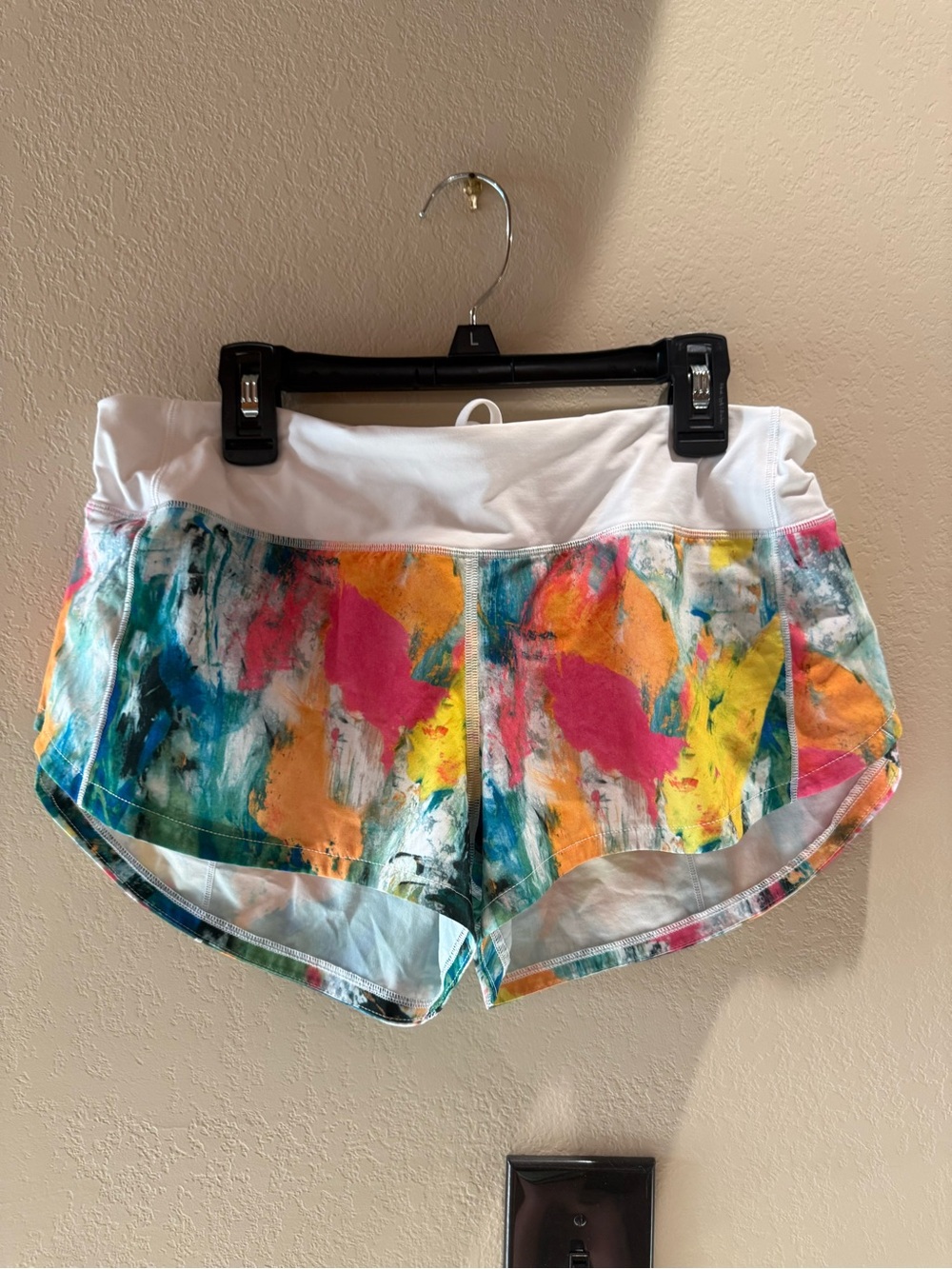 lululemon athletica White Waistband Multicolor Abstract Athletic Shorts